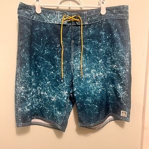 Reef - Mens Size 34 - Board Shorts